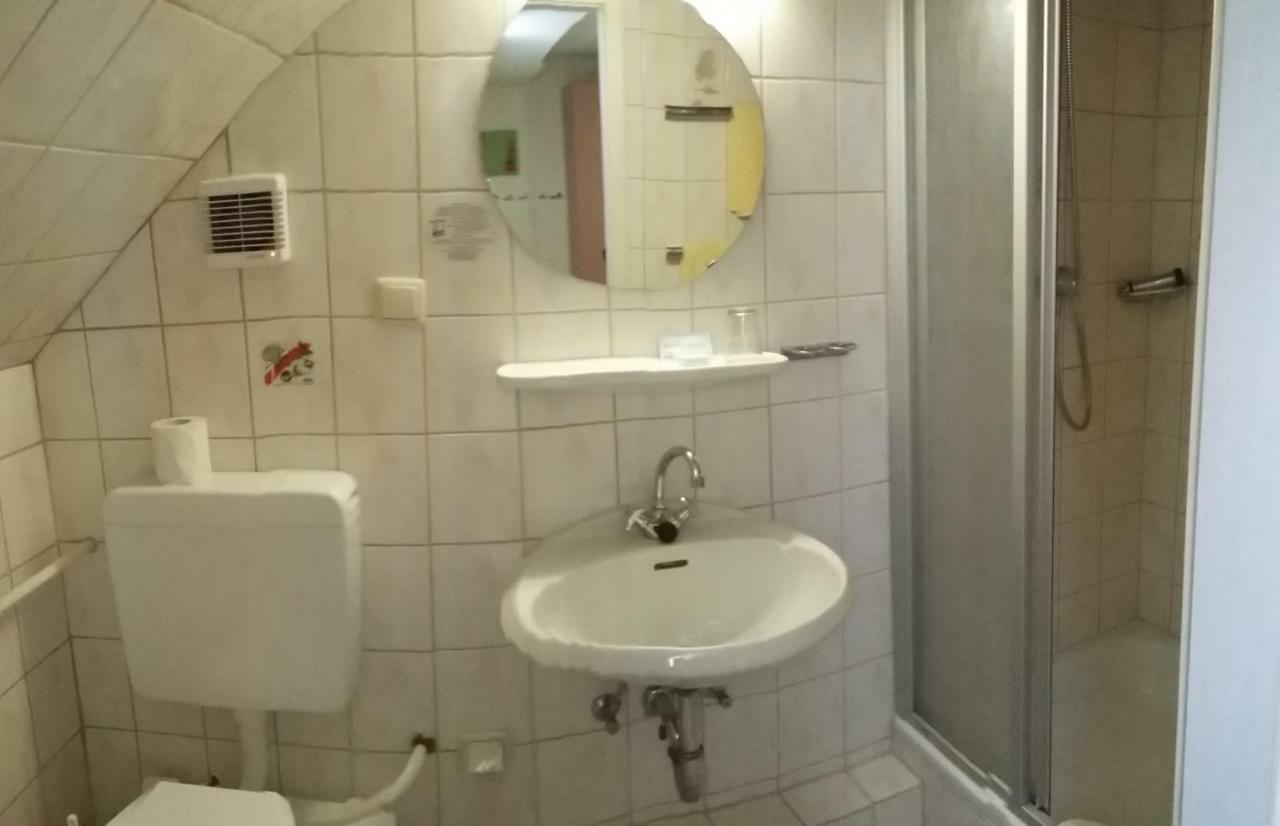 Traditionsgasthof Zum Luedertal Bimbach Buitenkant foto
